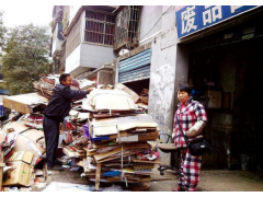 從事廢品回收的人每月到底能掙多少錢？